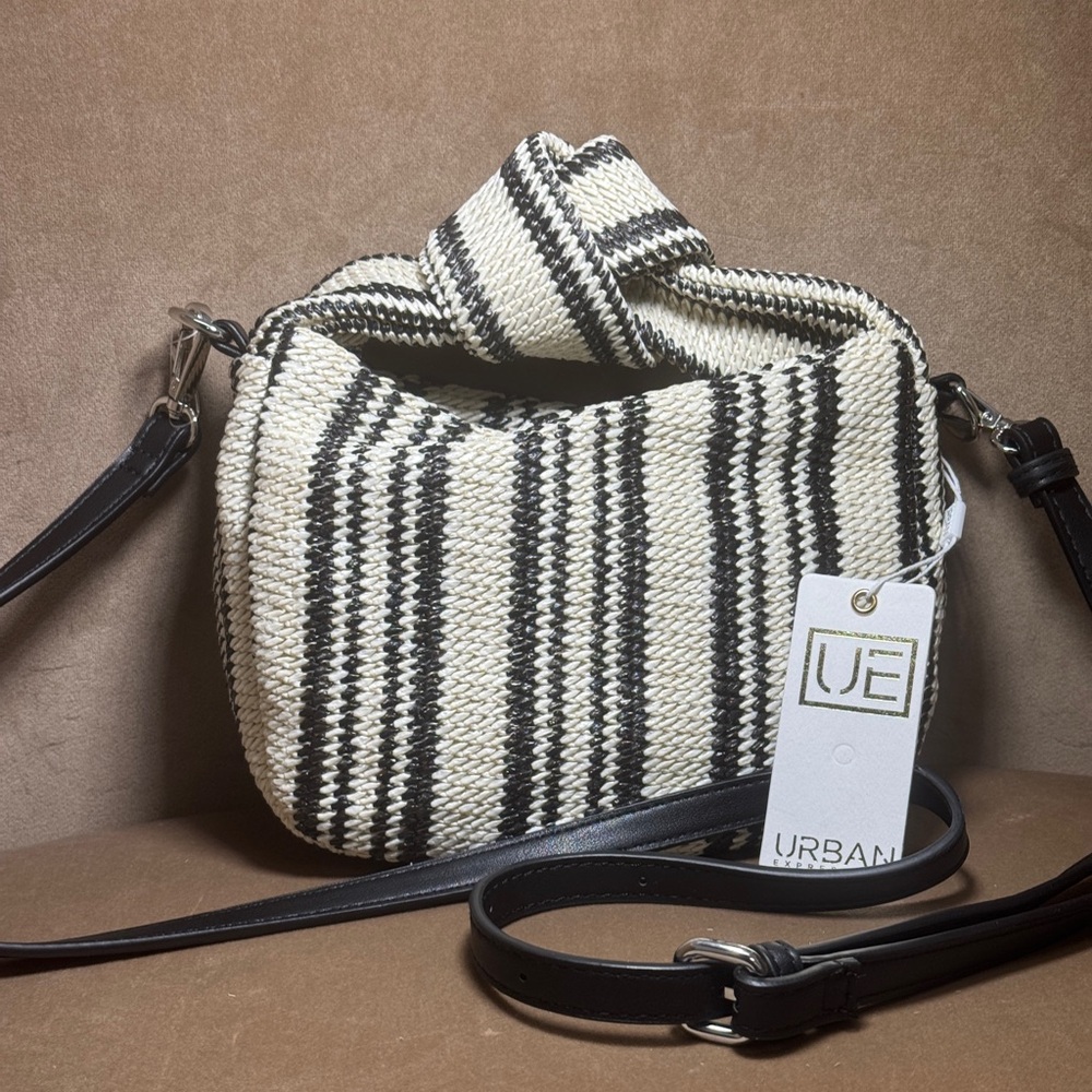 Urban Expressions Woven Knot bag with crossbody strap - Picture 3 of 7